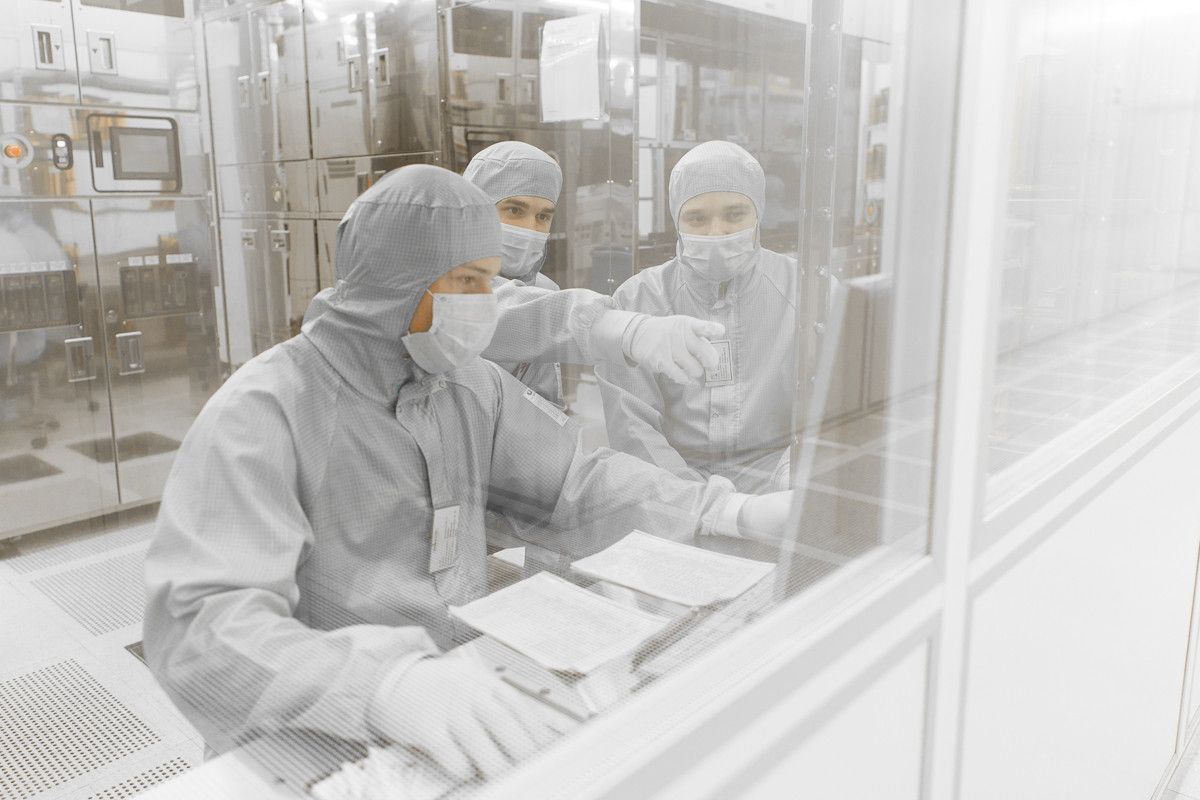 A resident of SEZ "Technopolis Moscow" is testing the first Russian 90 nm photoresist