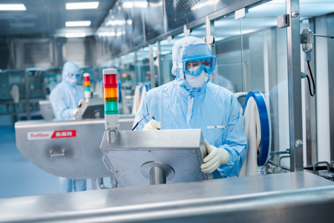 Vladimir Yefimov spoke about the opening of 80 vacancies at pharmaceutical enterprises of the capital SEZ