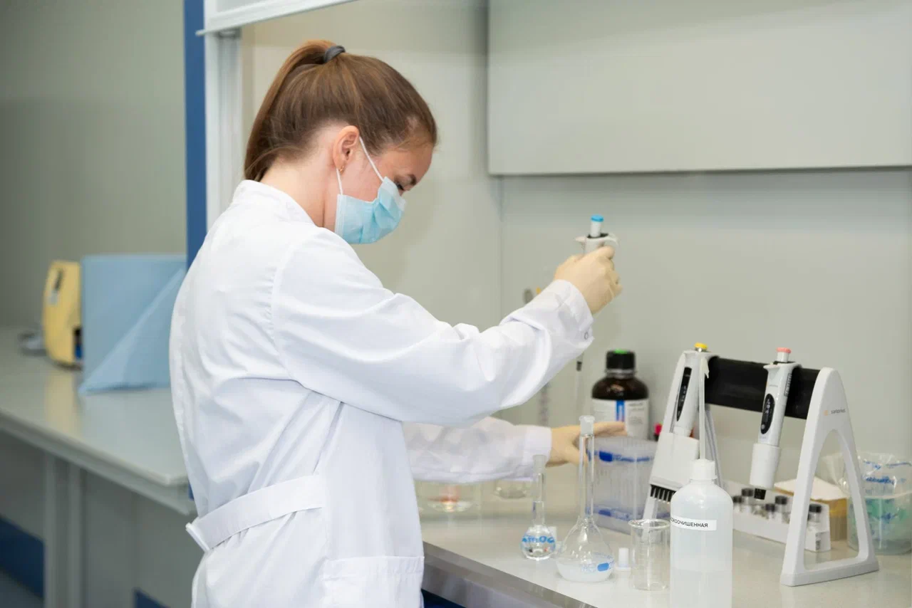 Resident of the SEZ Technopolis Moscow invites students for an internship at a new pharmaceutical production