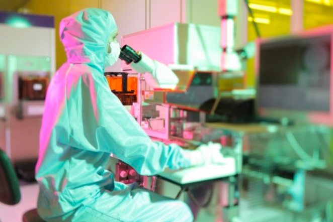 Vladimir Efimov: more than 100 vacancies have opened at microelectronics enterprises in the Technopolis Moscow SEZ