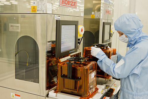 Microelectronics manufacturer accelerates output by 30 percent thanks to the National Project