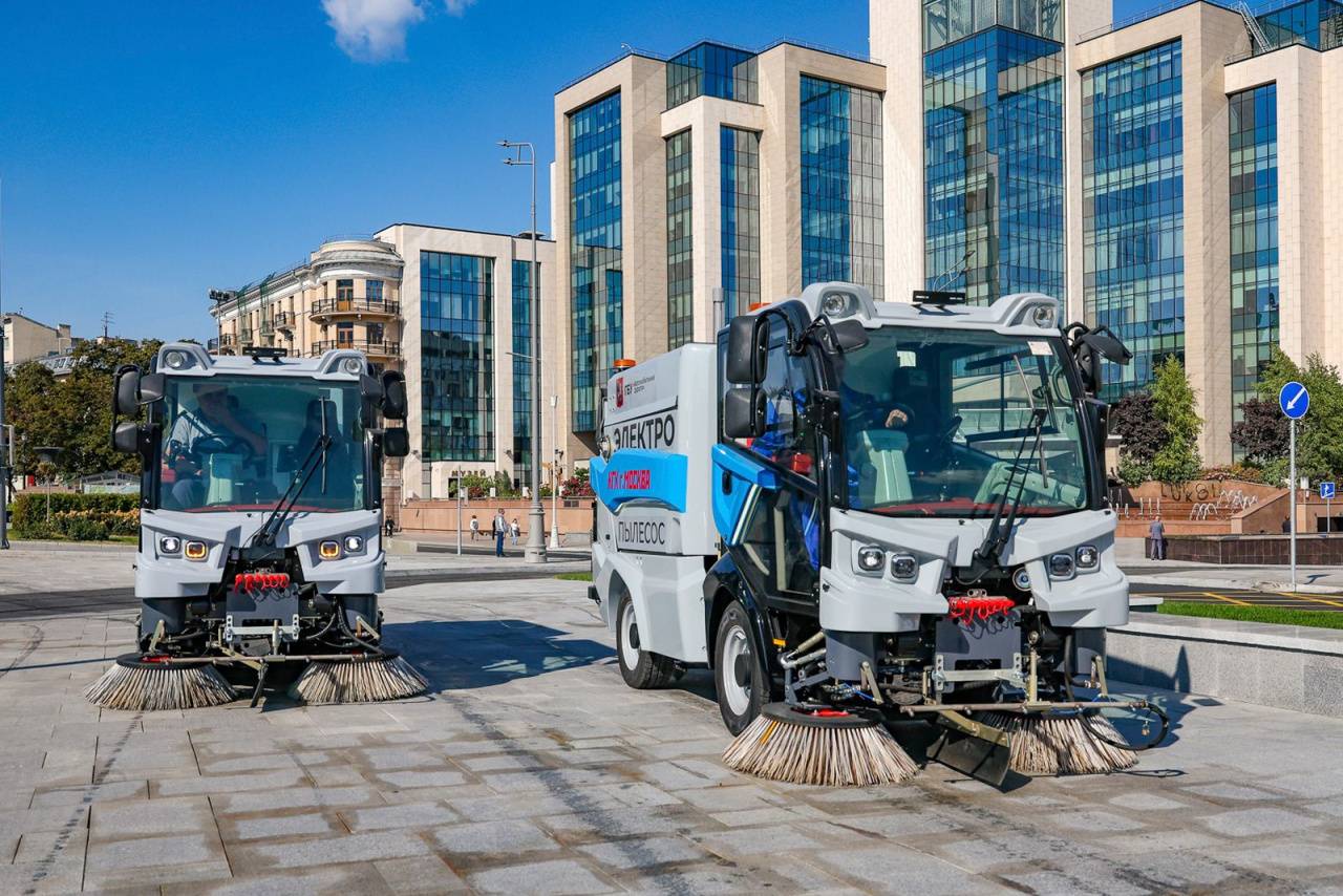 Moscow Deploys New Electric Street-Cleaning Machines Developed by SEZ Resident