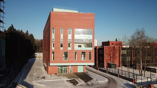 The first building of the Electronics Innovation Center was built in the SEZ Technopolis Moscow