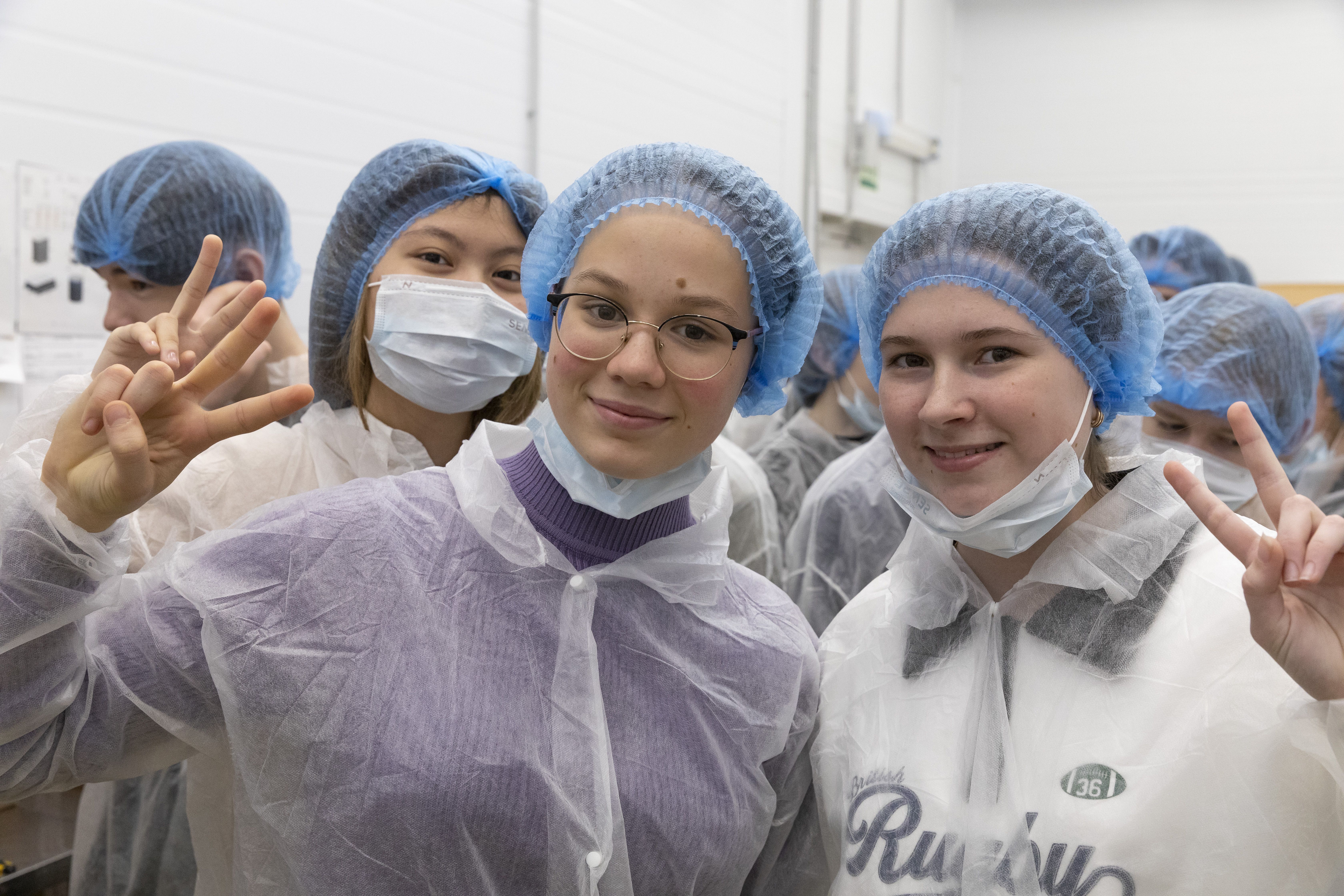 Around 1,400 students from engineering classes visited the Moscow SEZ “Technopolis.”