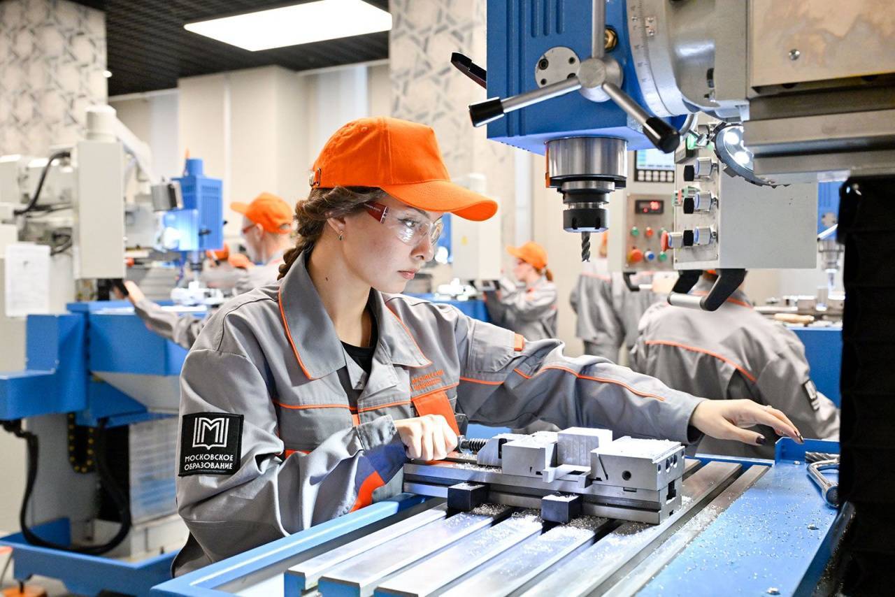 Sergei Sobyanin and Vyacheslav Volodin Visit the Unique “Professions of the Future” Center