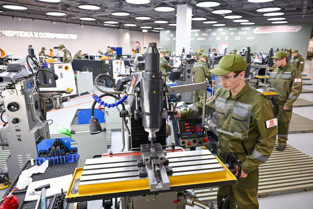 Mishustin and Sobyanin opened a practical training center for mechanical engineering in the SEZ of Moscow