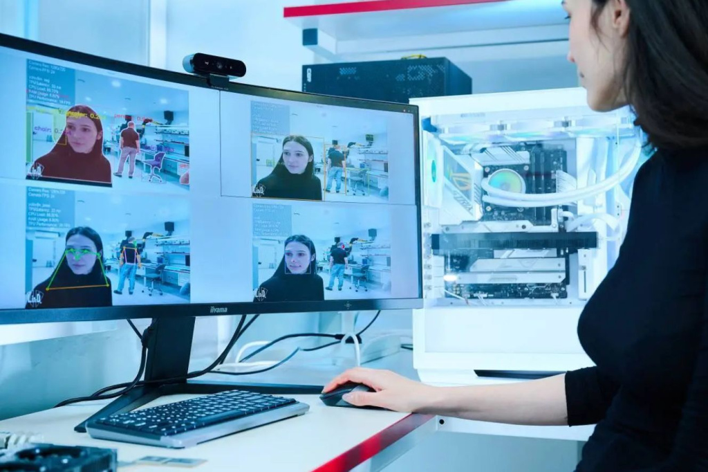 An AI accelerator for robots and smart city systems was presented at the Innoprom exhibition